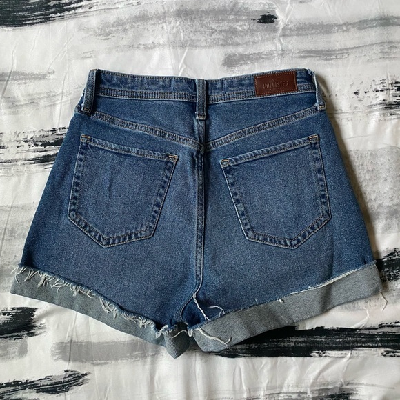 Curvy Ultra High Rise Mom Shorts 3” - Picture 4 of 6